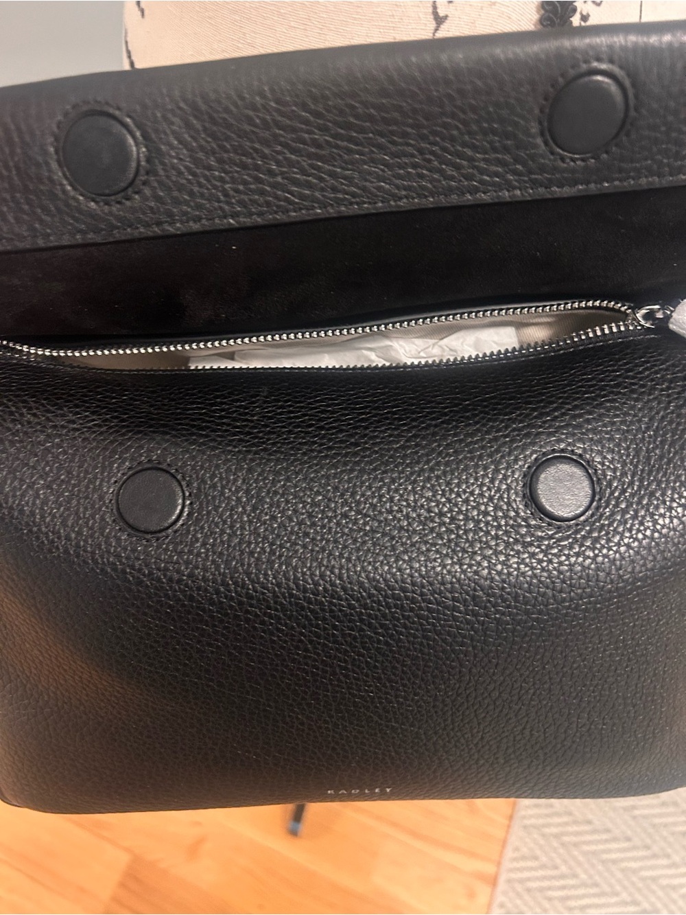 Black leather crossbody bag by Radley of London, nwt, excellent condition - Picture 7 of 9